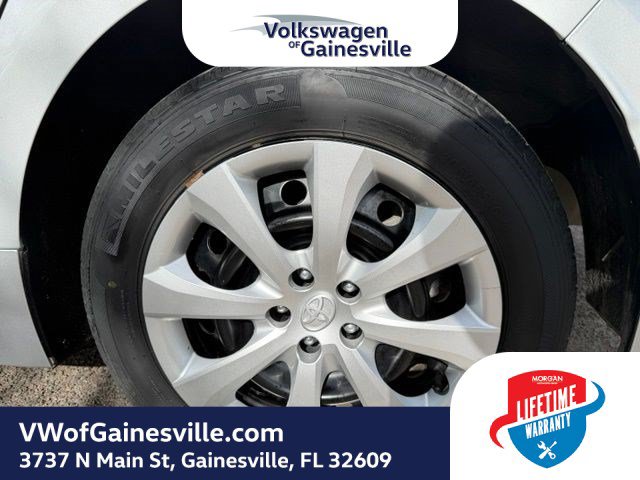 Used 2024 Toyota Corolla LE FWD image 28