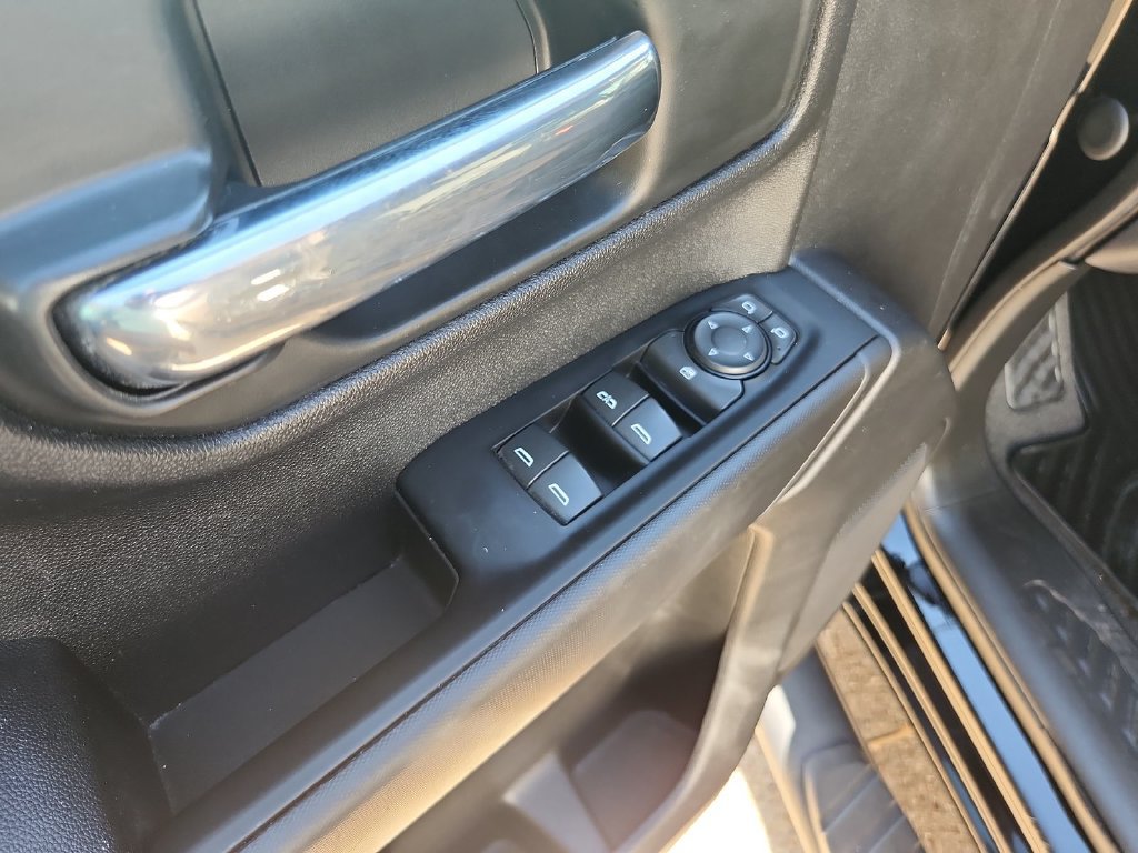 Used 2022 Chevrolet Silverado 1500 Custom AWD/4WD image 17