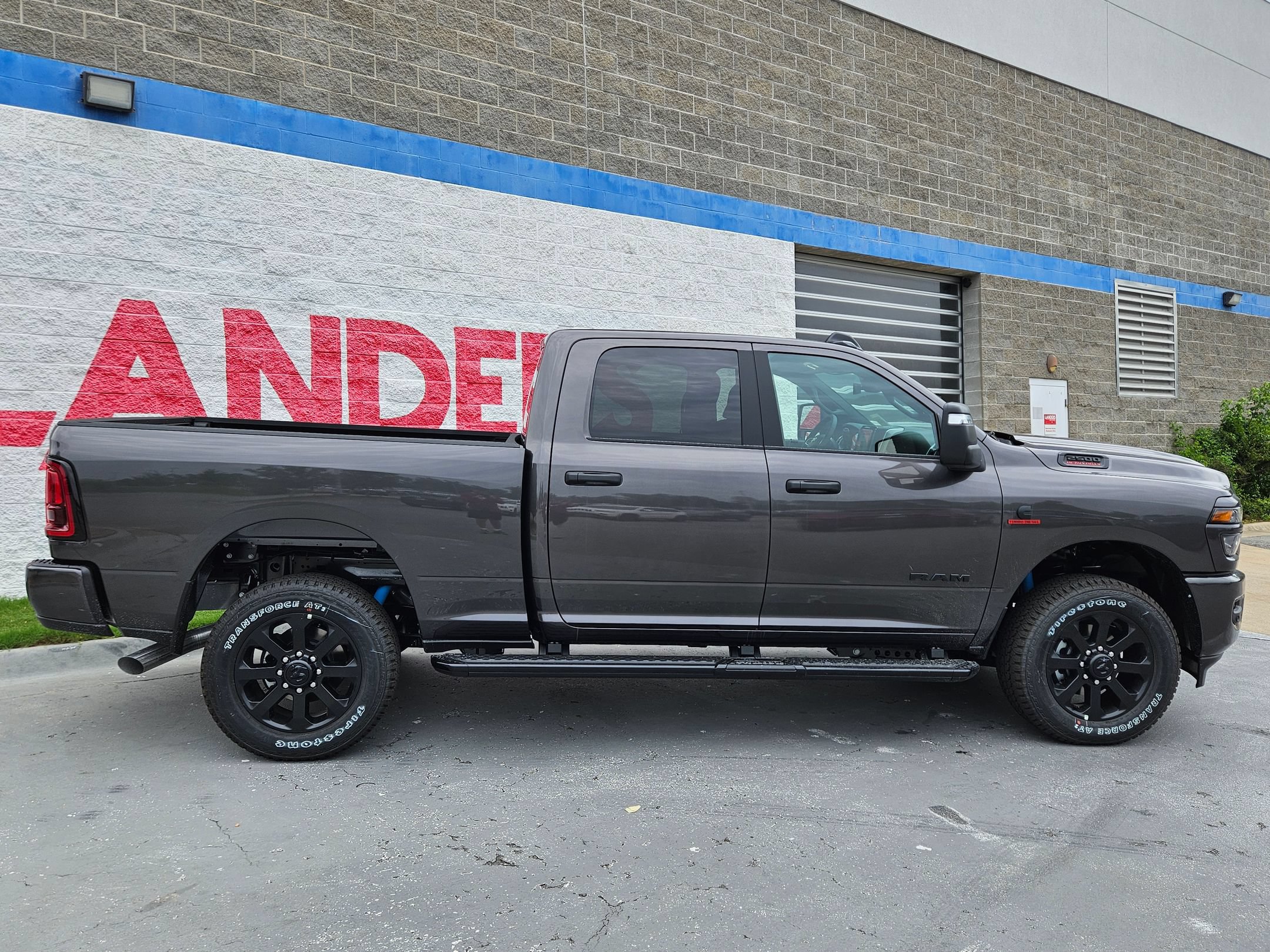 New 2026 RAM 2500 Big Horn AWD/4WD image 8
