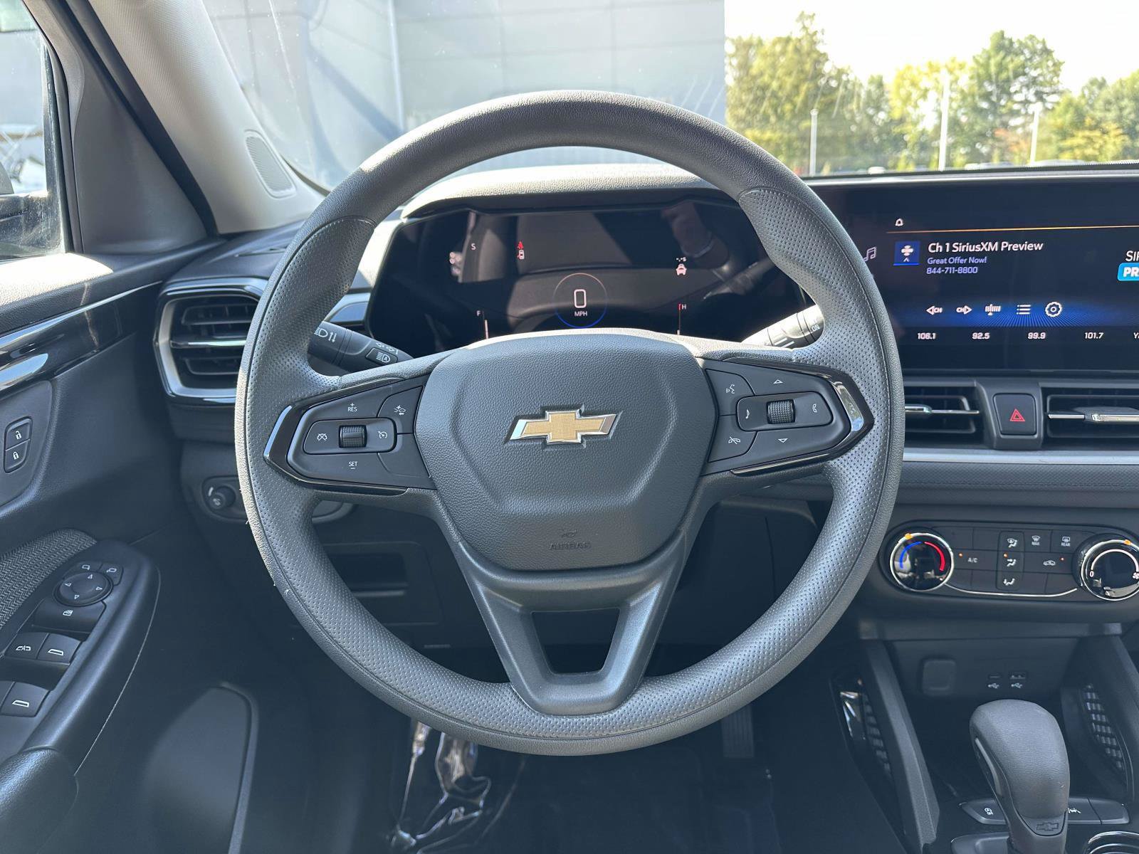 Used 2024 Chevrolet TrailBlazer LS w/ LS Convenience Package FWD image 11