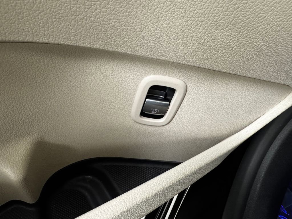 Used 2022 Mercedes-Benz C 300 4MATIC Sedan image 29