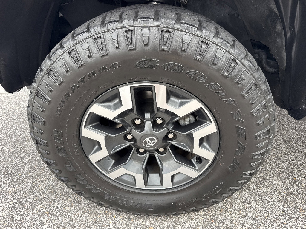 Used 2023 Toyota Tacoma TRD Off-Road w/ TRD Premium Off Road Package AWD/4WD image 45