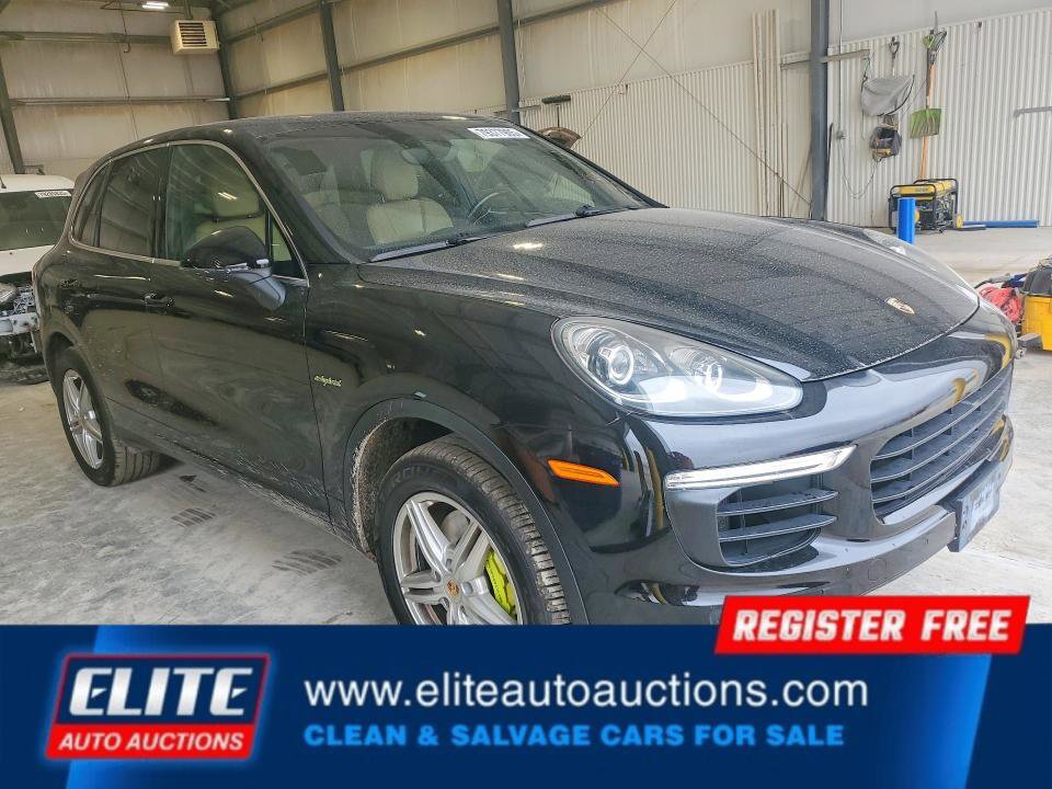 Used 2015 Porsche Cayenne S image 7