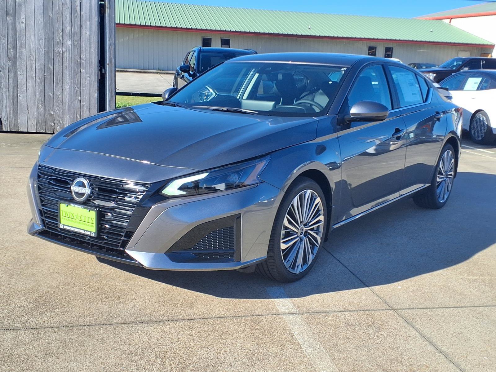 New 2026 Nissan Altima 2.5 SV w/ SV Premium Package FWD image 3