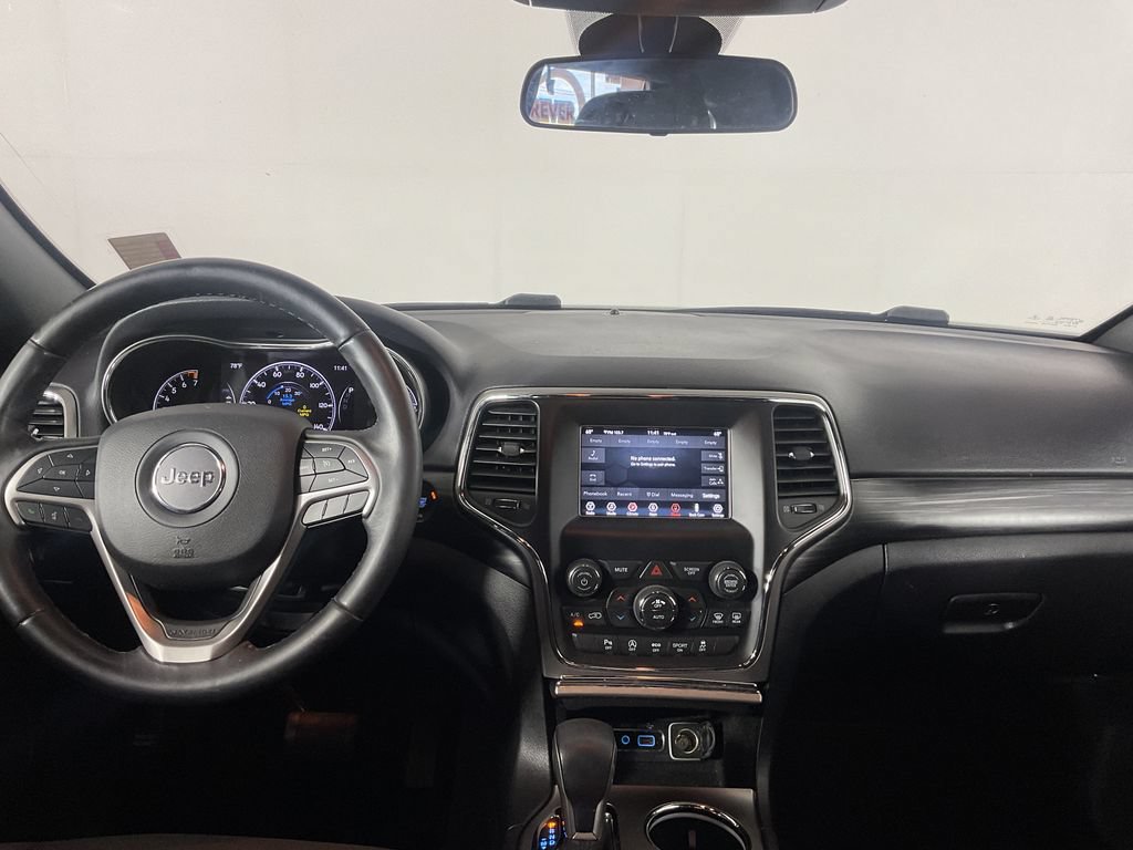 Used 2019 Jeep Grand Cherokee Laredo AWD/4WD image 15