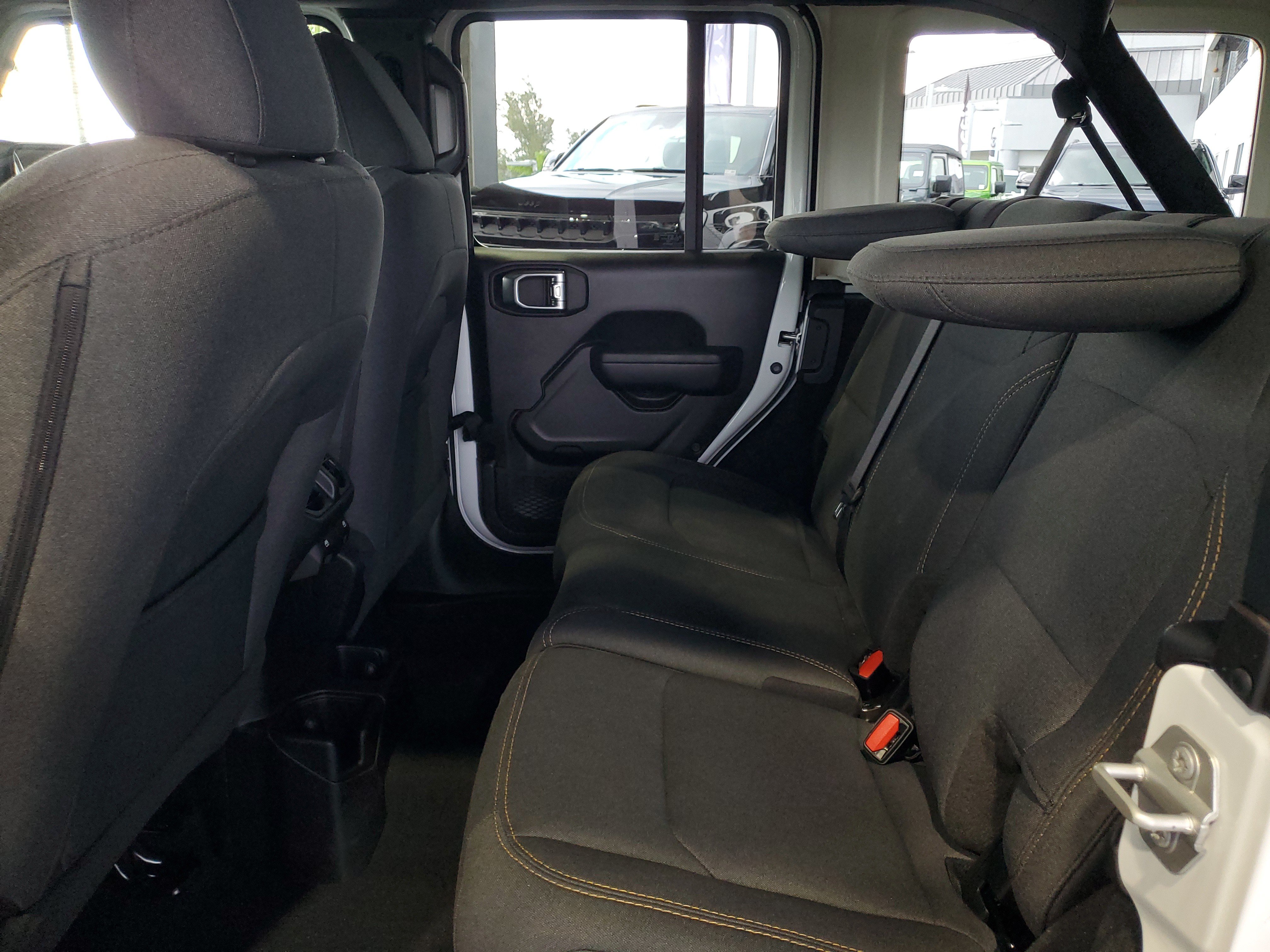 Used 2024 Jeep Wrangler Unlimited Sport AWD/4WD image 9