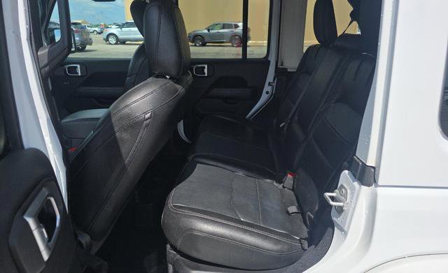 Used 2022 Jeep Wrangler Unlimited Sahara AWD/4WD image 14
