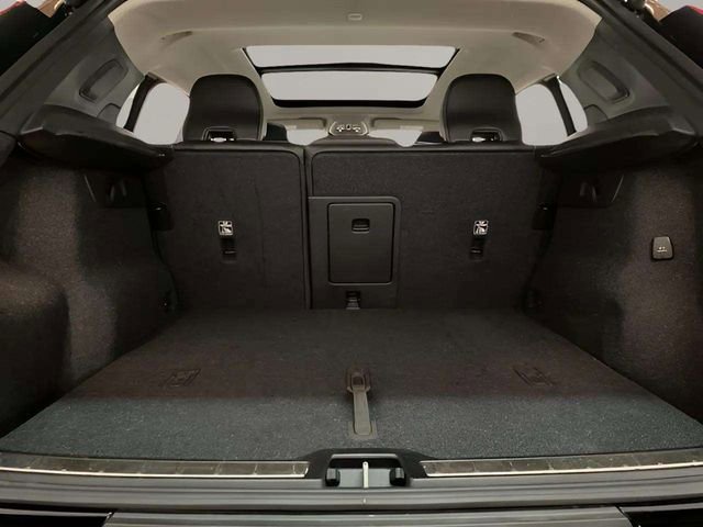 Used 2025 Volvo XC40 B5 Plus image 81