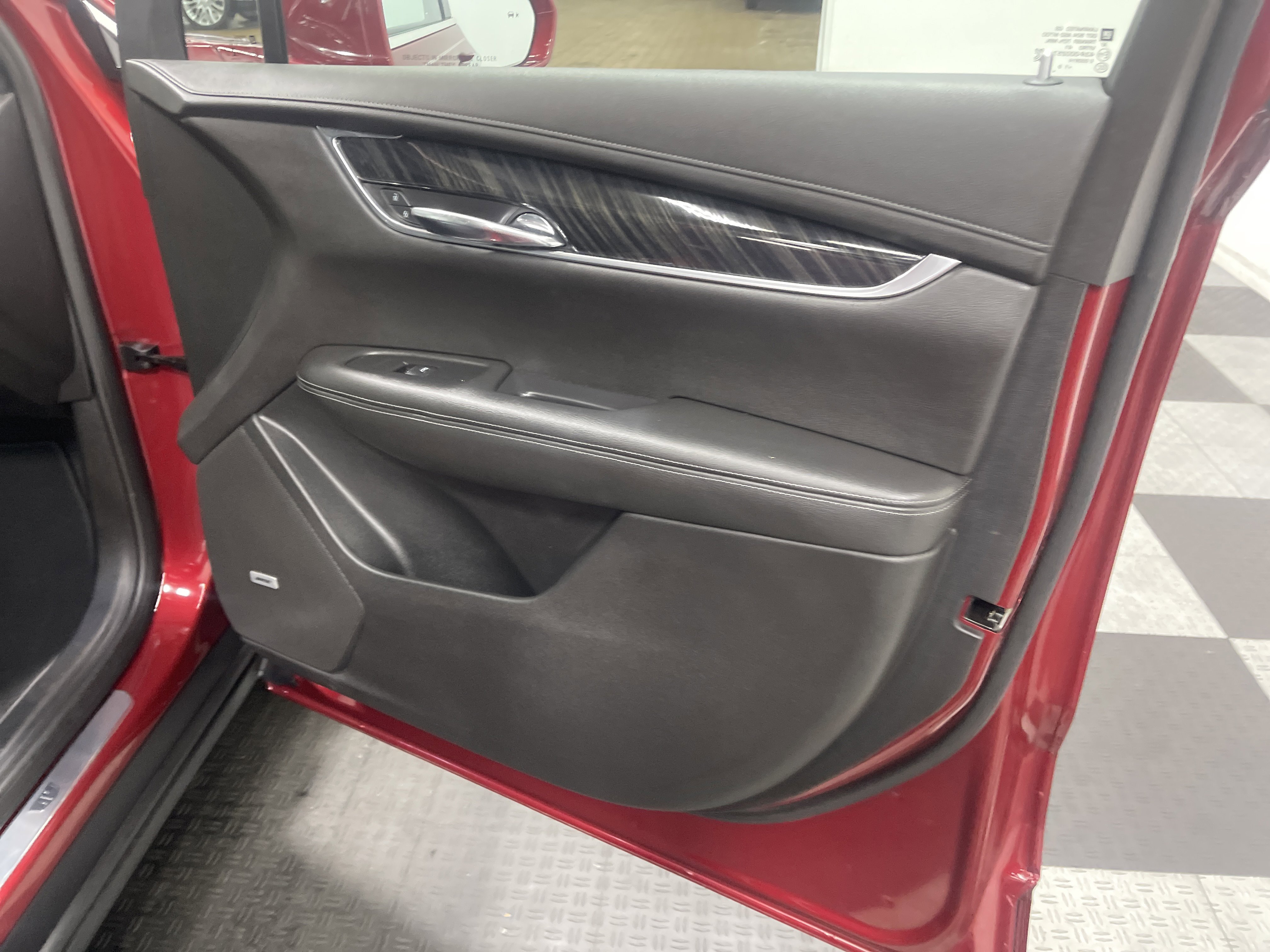 Used 2020 Cadillac XT6 Premium Luxury image 25