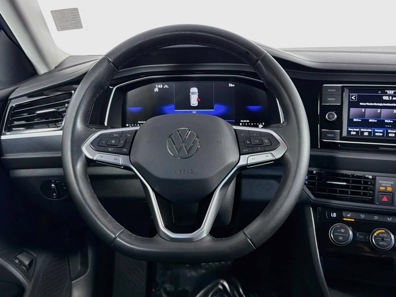 Used 2024 Volkswagen Jetta SE FWD image 14