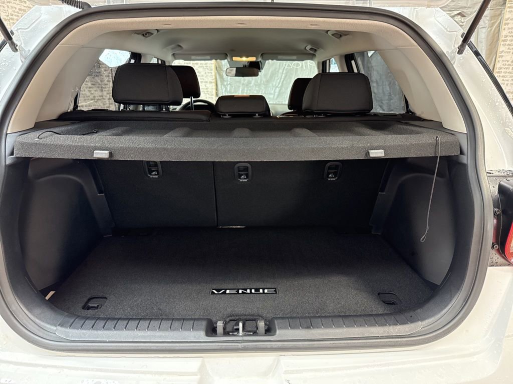 Used 2025 Hyundai Venue SE image 13
