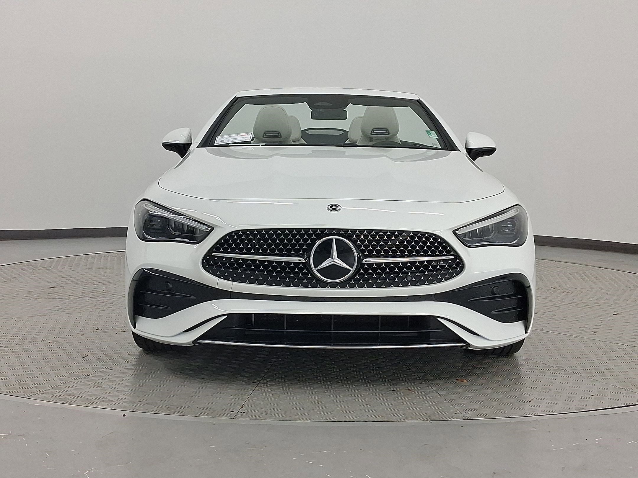 Used 2025 Mercedes-Benz CLE 300 4MATIC Cabriolet image 6