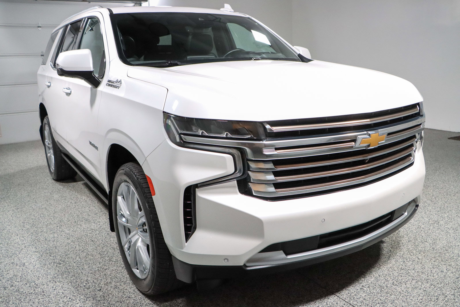 Used 2023 Chevrolet Tahoe High Country w/ Premium Package AWD/4WD image 5