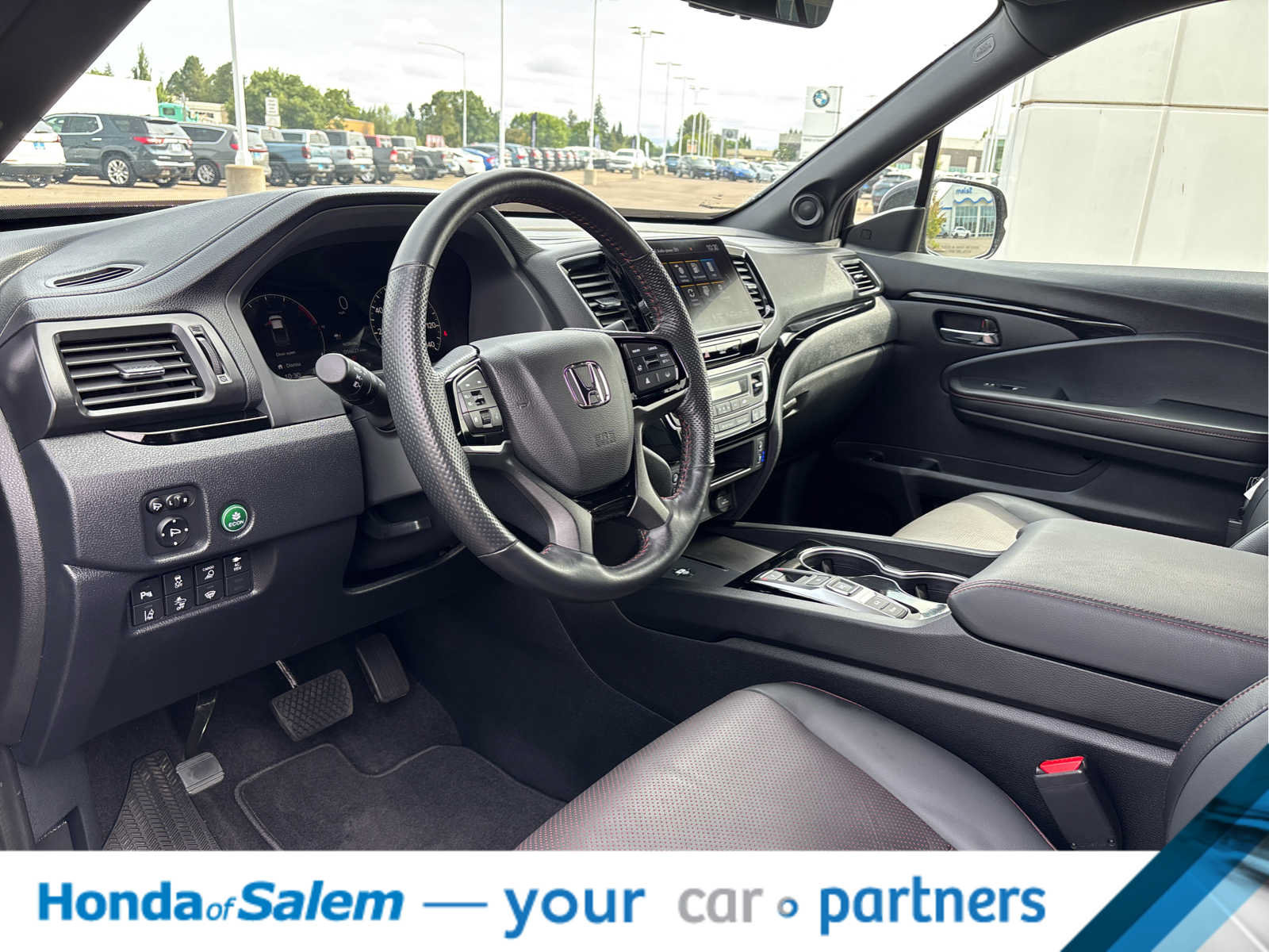 Used 2025 Honda Ridgeline Black Edition image 2