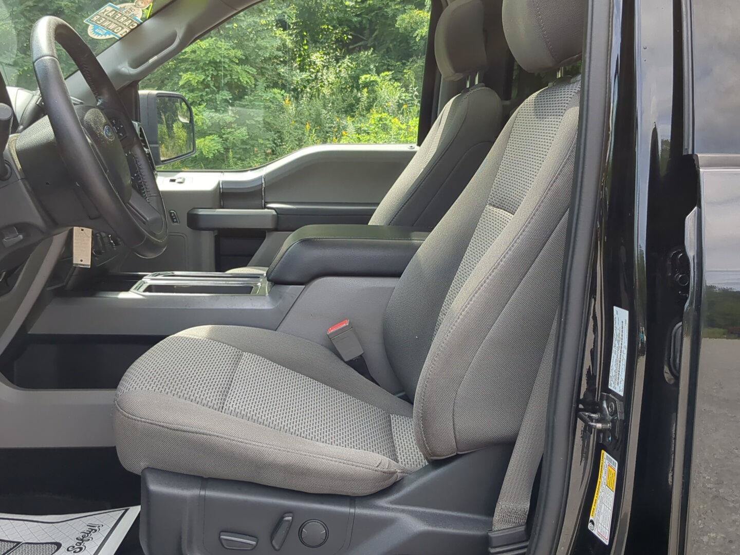 Used 2019 Ford F150 XLT w/ Equipment Group 302A Luxury AWD/4WD image 10
