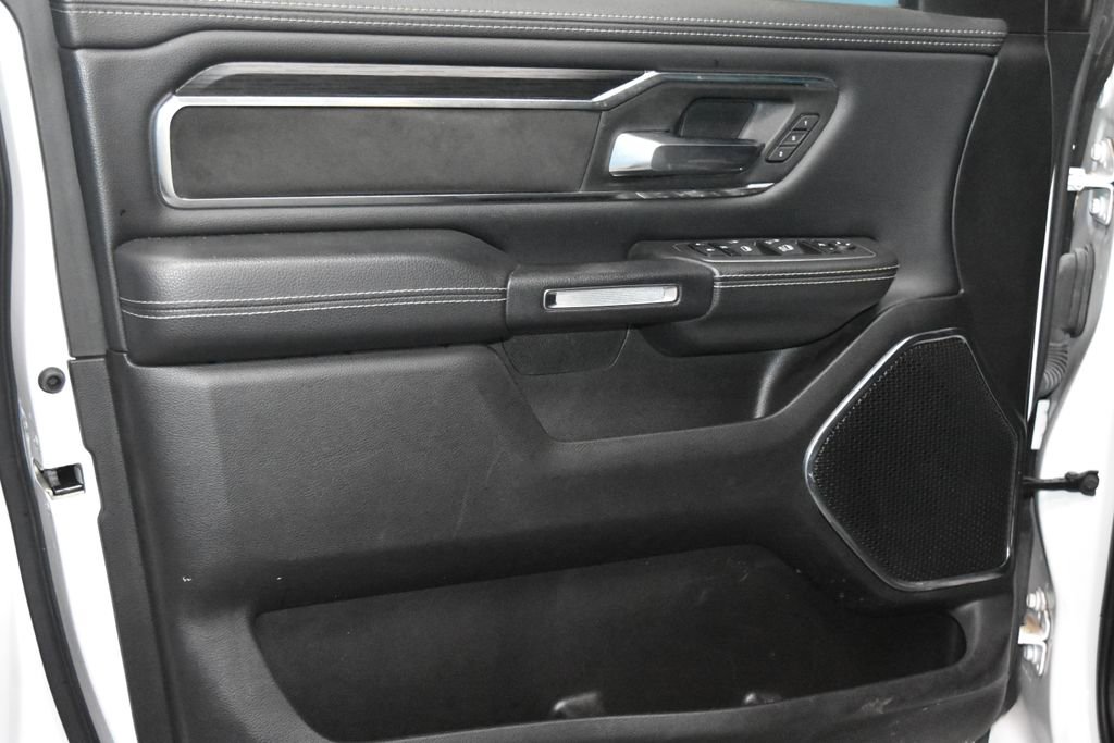 Used 2024 RAM 1500 Laramie AWD/4WD image 4