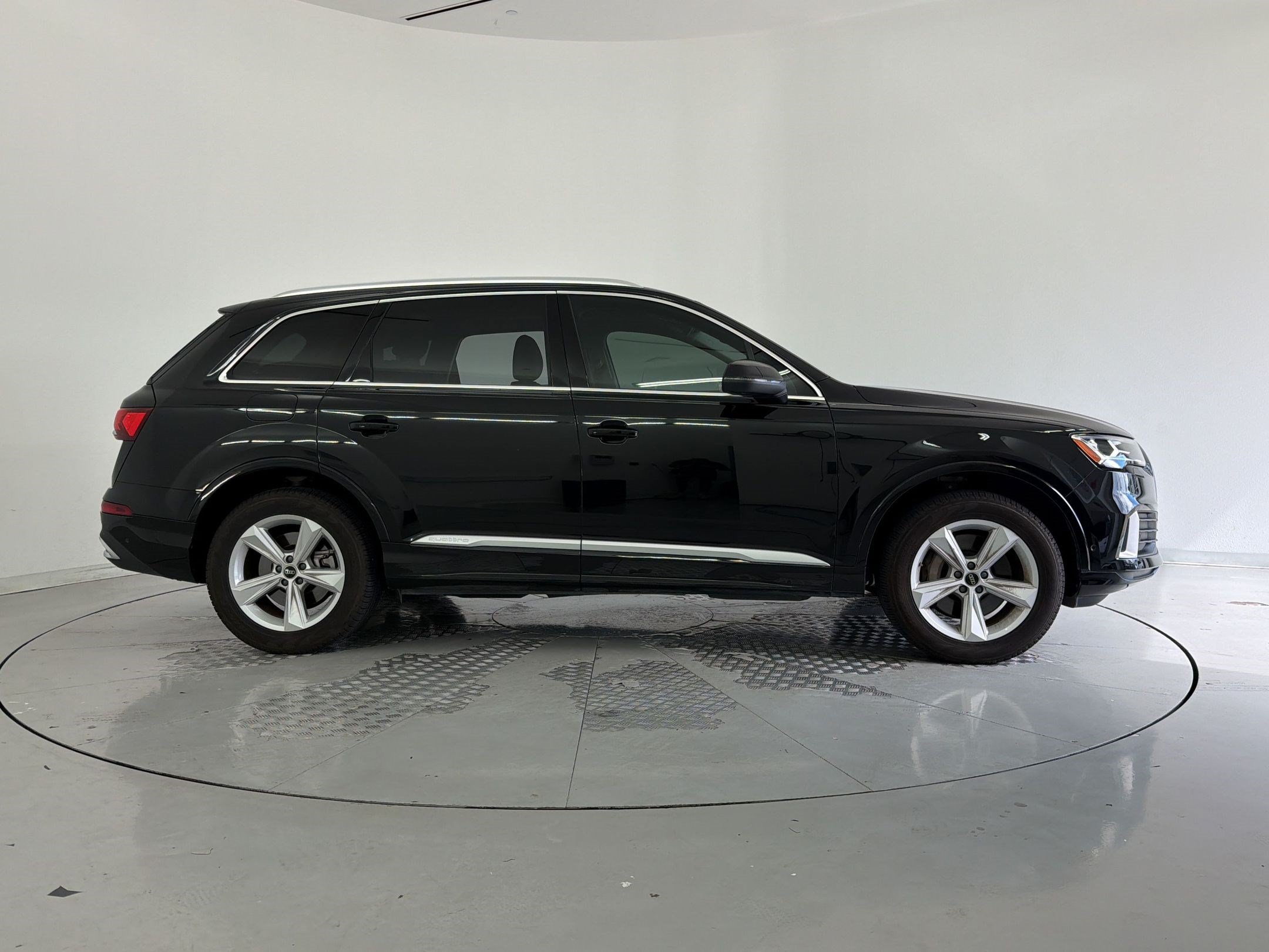 Used 2024 Audi Q7 2.0T Premium w/ Convenience Package AWD/4WD image 7