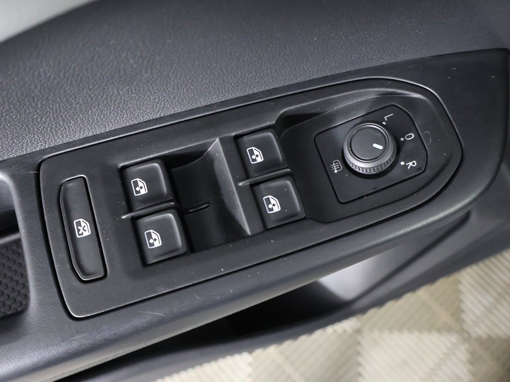 Used 2022 Volkswagen Taos SE image 34