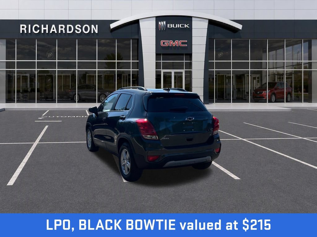 Used 2019 Chevrolet Trax LT w/ LT Convenience Package FWD image 3