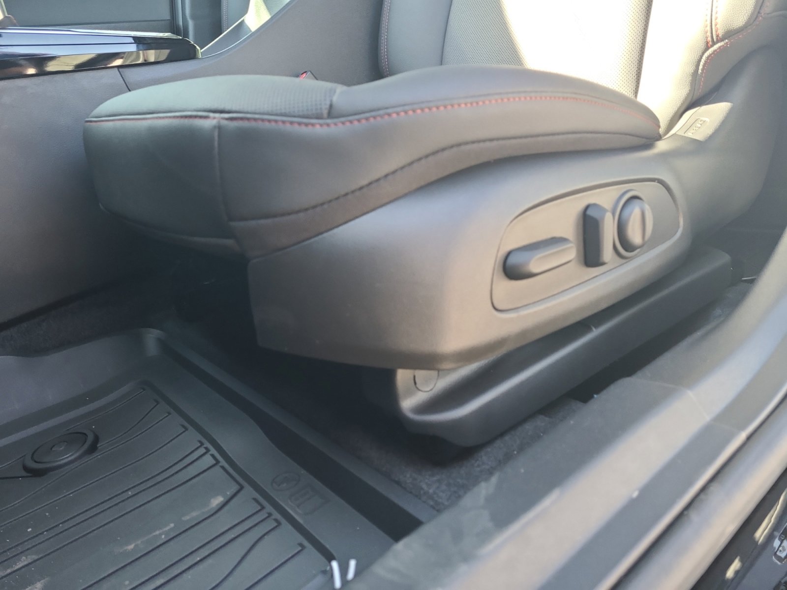 New 2026 Chevrolet Trax RS w/ Driver Confidence Package image 13