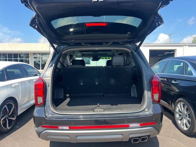 Used 2023 Hyundai Palisade Limited w/ Cargo Package AWD/4WD image 4
