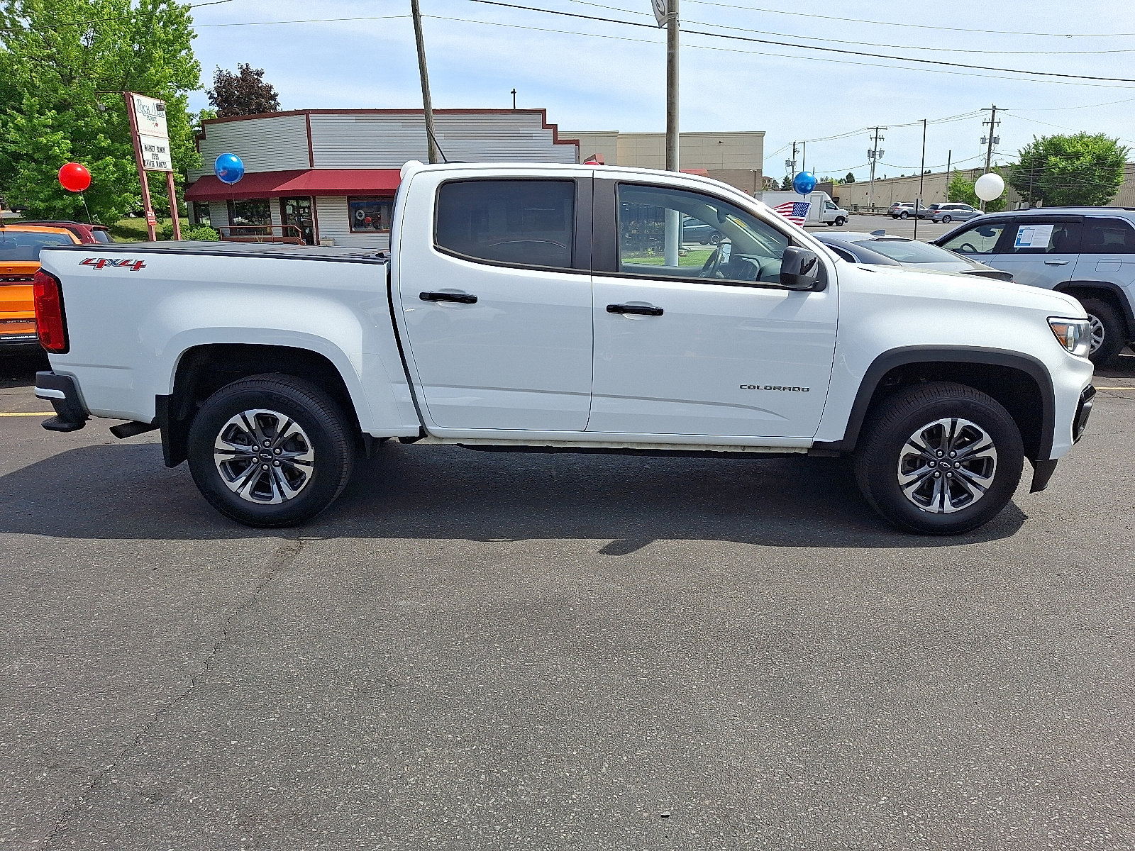 Used 2021 Chevrolet Colorado Z71 w/ Safety Package AWD/4WD image 6