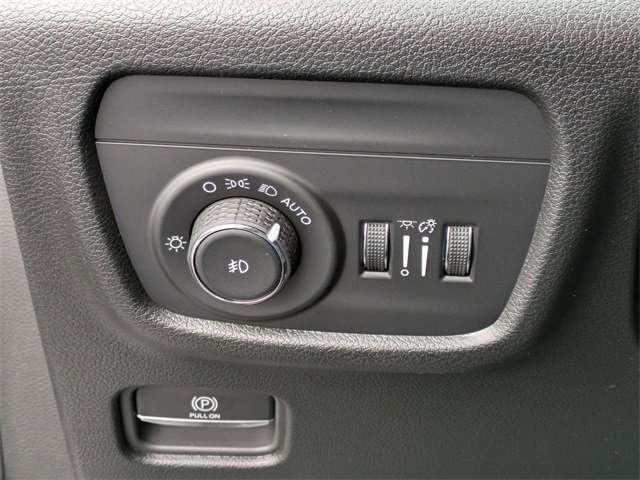 New 2025 Jeep Grand Cherokee Limited w/ Trailer Tow Package image 14