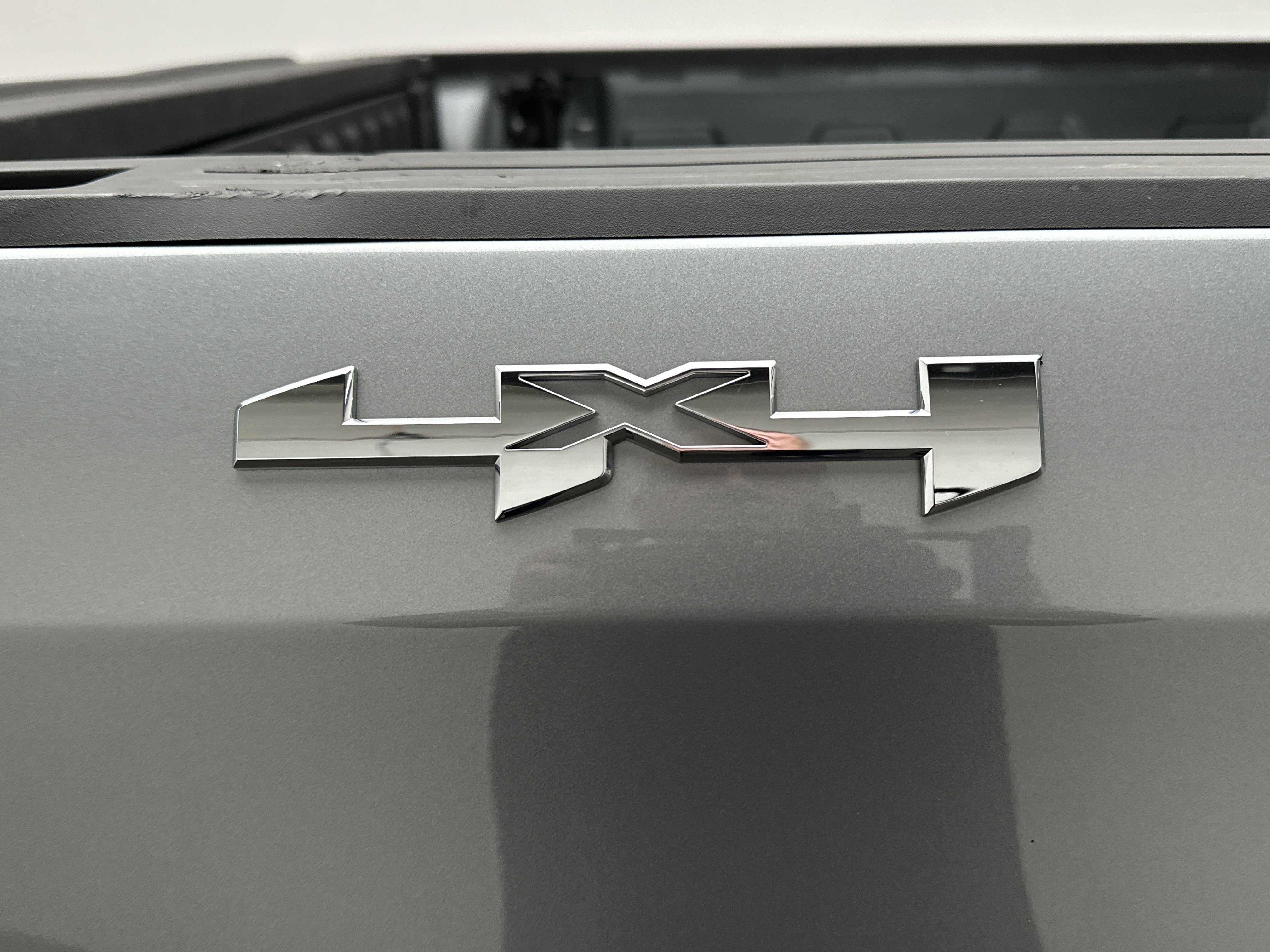 Used 2025 GMC Sierra 1500 SLT image 15