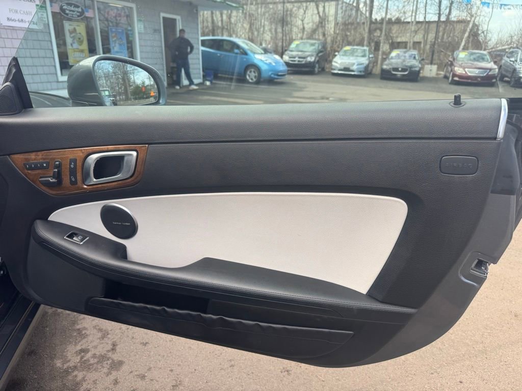 Used 2016 Mercedes-Benz SLK 300 image 22