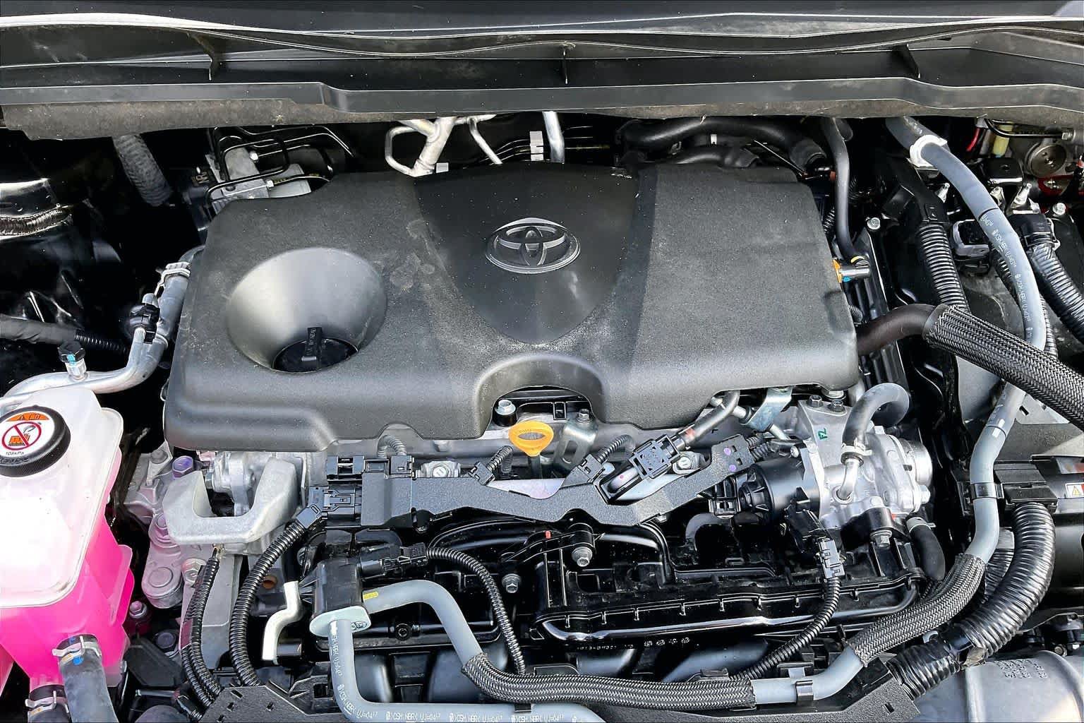 Used 2025 Toyota Sienna LE FWD image 31