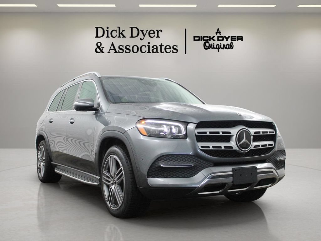 Used 2023 Mercedes-Benz GLS 450 4MATIC image 3