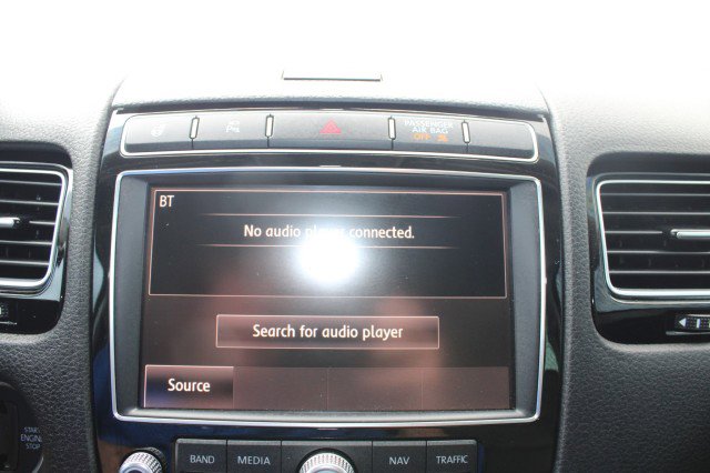Used 2016 Volkswagen Touareg Sport AWD/4WD image 29