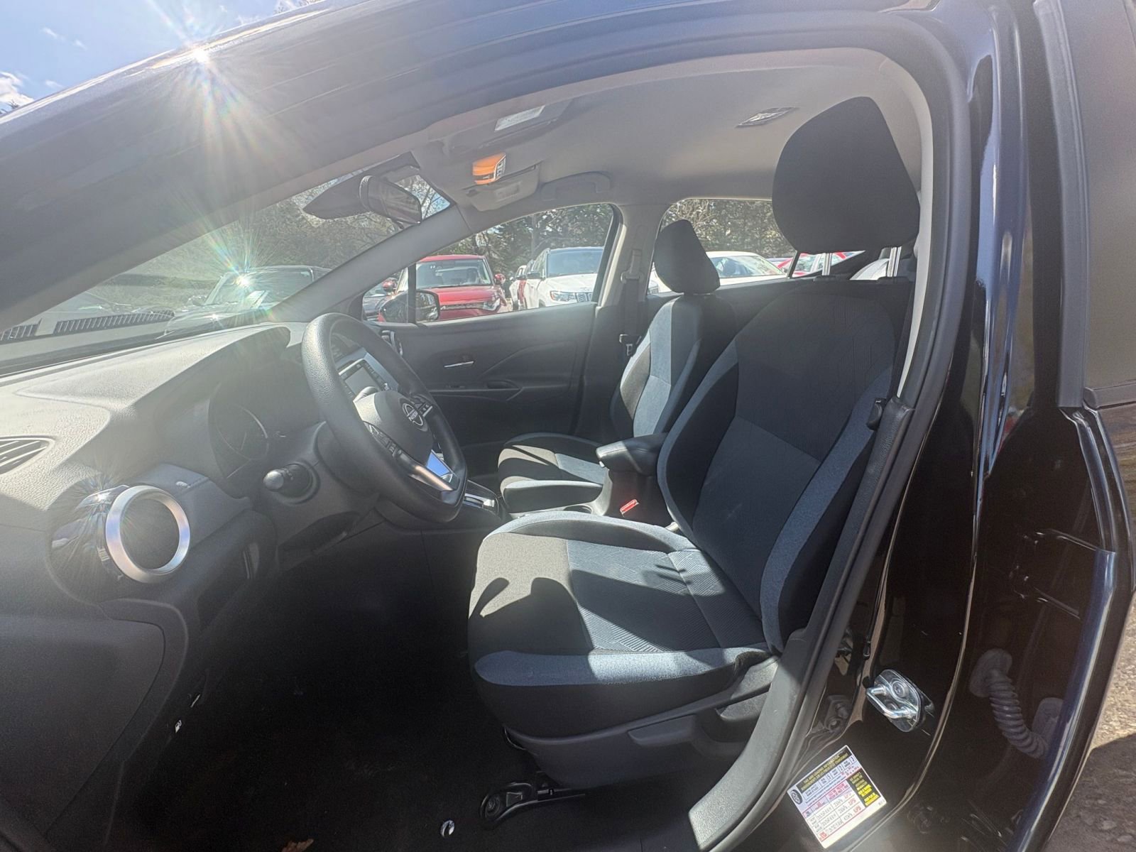 Used 2025 Nissan Versa SV FWD image 28