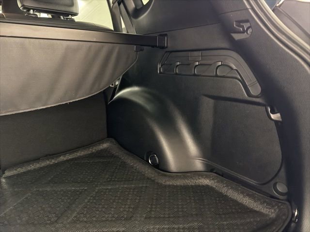 Used 2017 Toyota RAV4 SE image 31