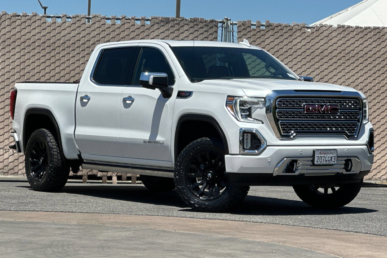 Used 2022 GMC Sierra 1500 Denali w/ Denali Reserve Package AWD/4WD image 2