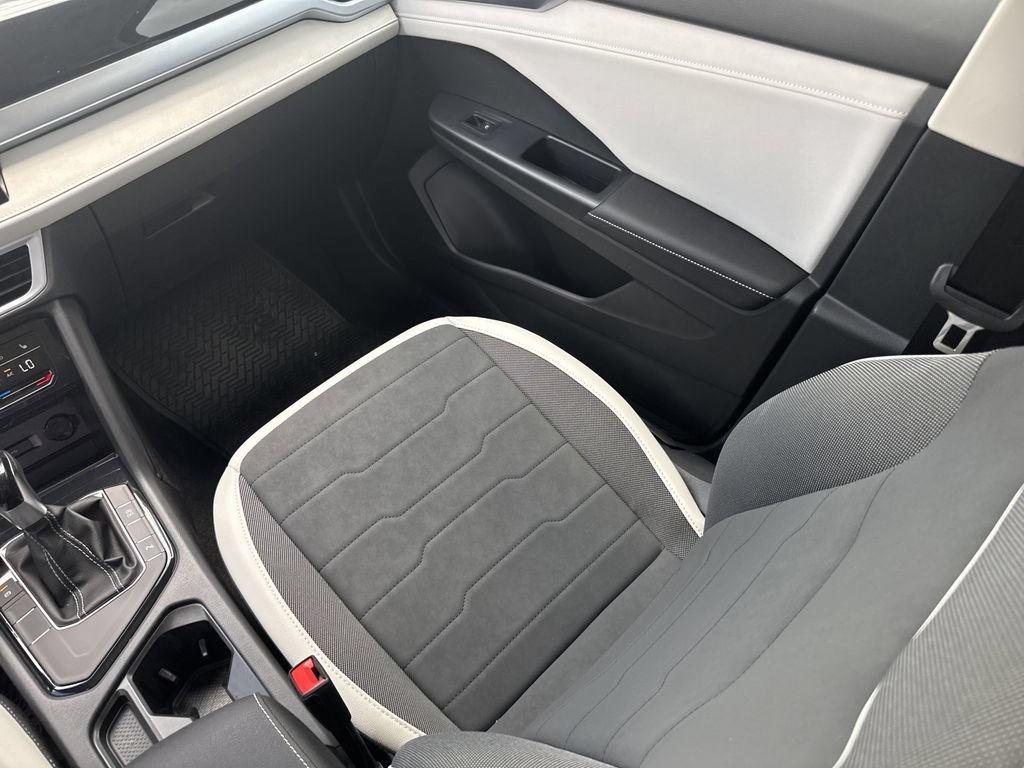 New 2026 Volkswagen Taos SE FWD image 26