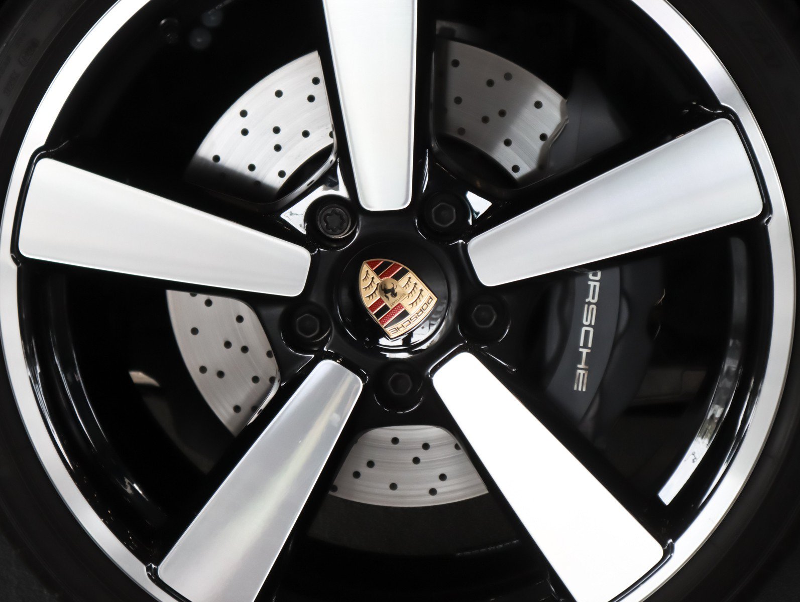 Certified 2025 Porsche 911 Carrera RWD image 13