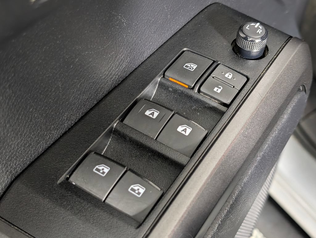 Used 2021 Toyota Tacoma TRD Off-Road AWD/4WD image 23