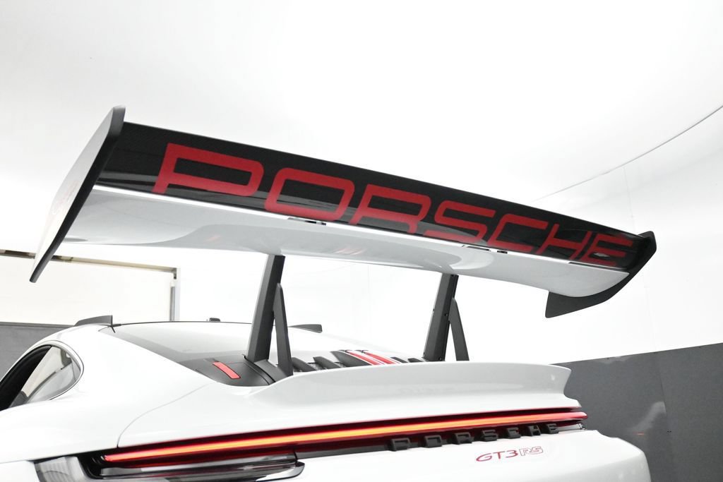 Certified 2024 Porsche 911 GT3 RS RWD image 31
