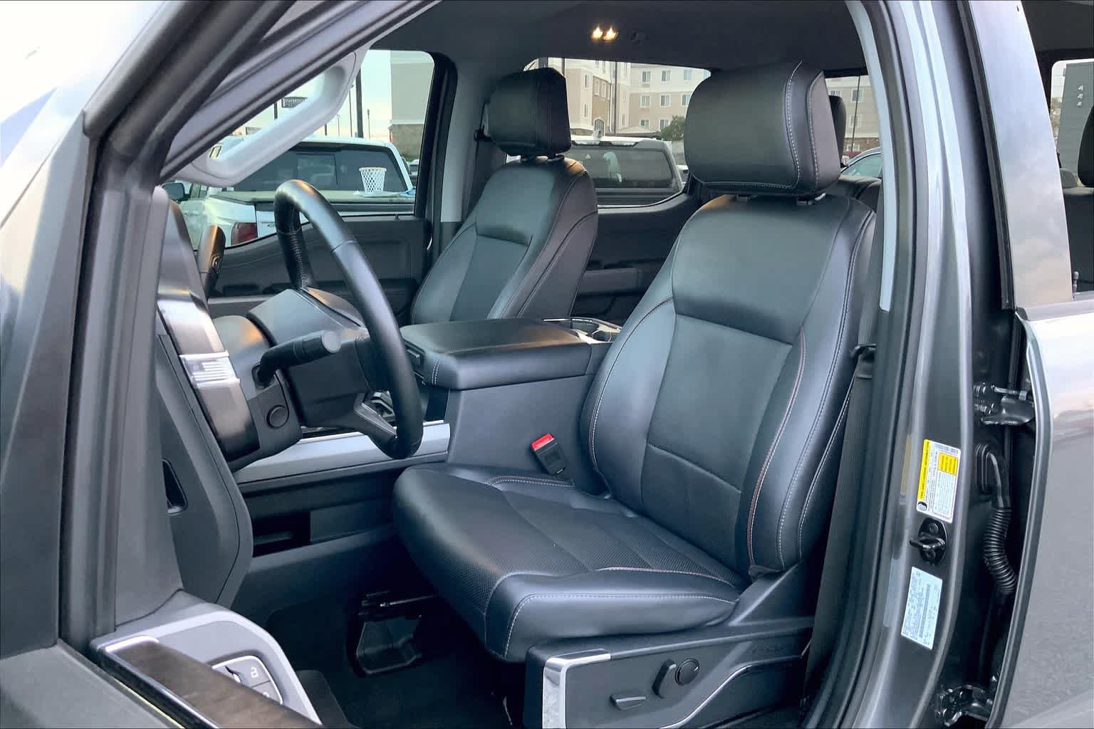 Used 2023 Ford F250 Lariat w/ Lariat Ultimate Package AWD/4WD image 8