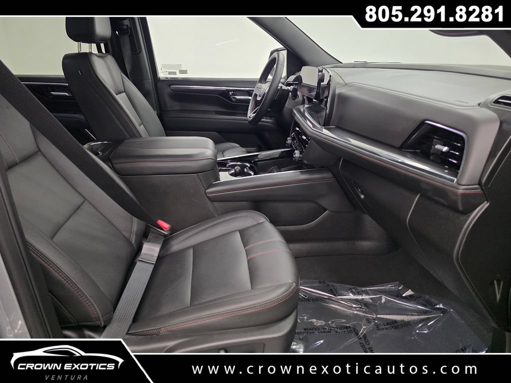 Used 2026 Chevrolet Suburban RST AWD/4WD image 10