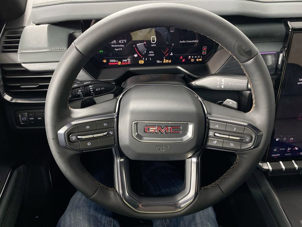 Used 2025 GMC Acadia AT4 w/ Luxury Package image 14