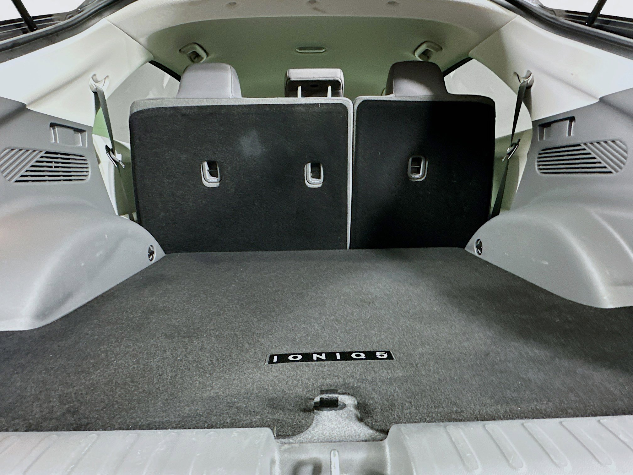 Used 2023 Hyundai Ioniq 5 SE w/ Cargo Package image 28