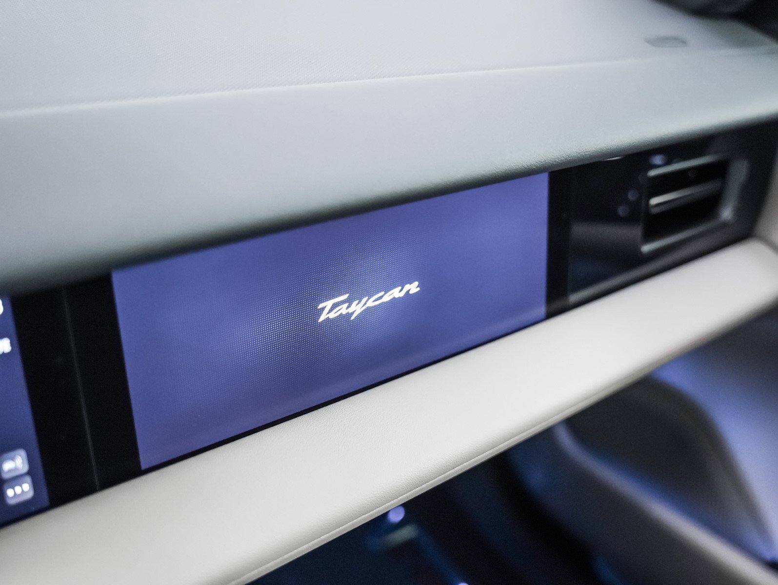 Certified 2024 Porsche Taycan 4S image 21