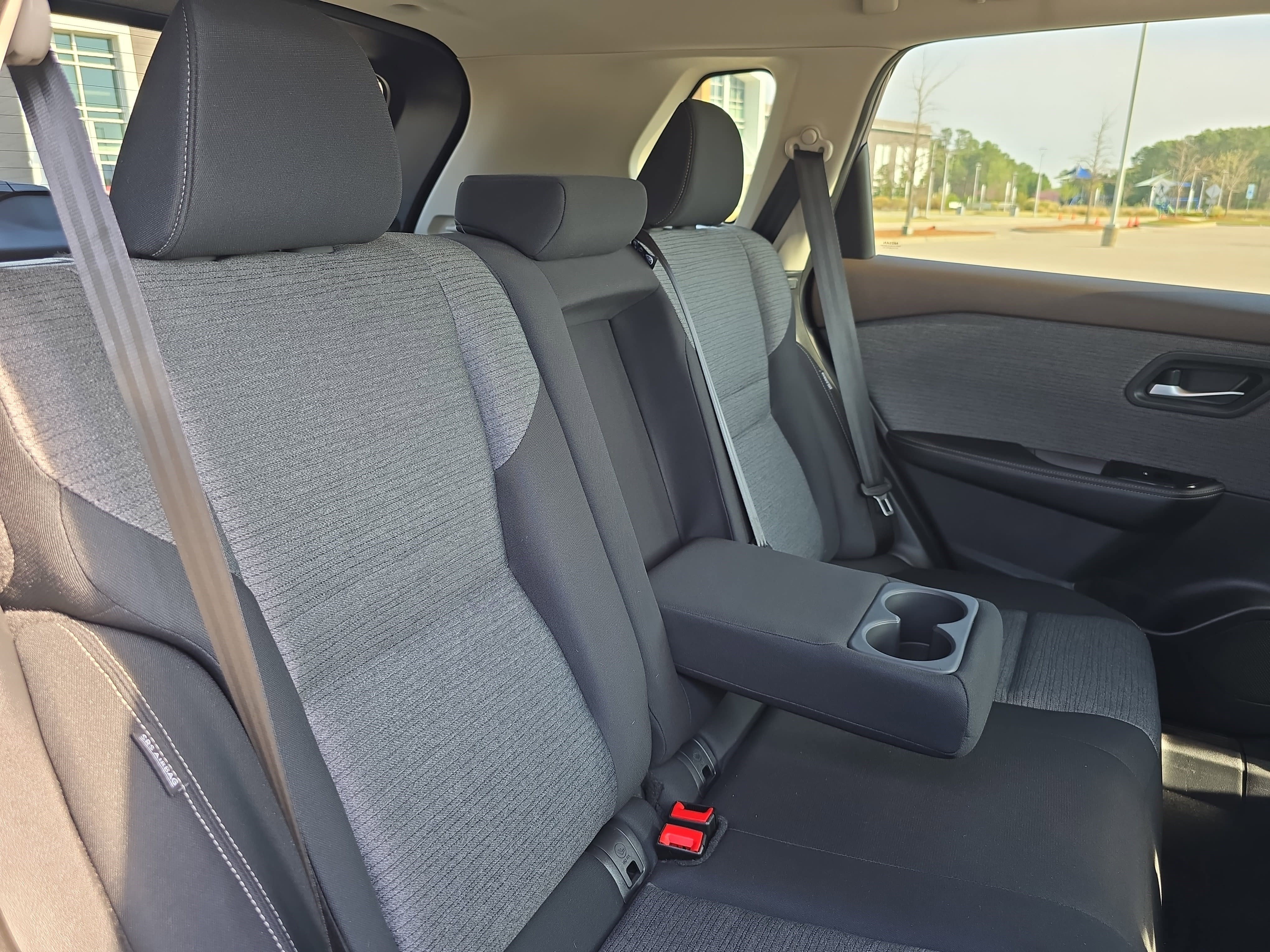 Used 2022 Nissan Rogue SV image 12