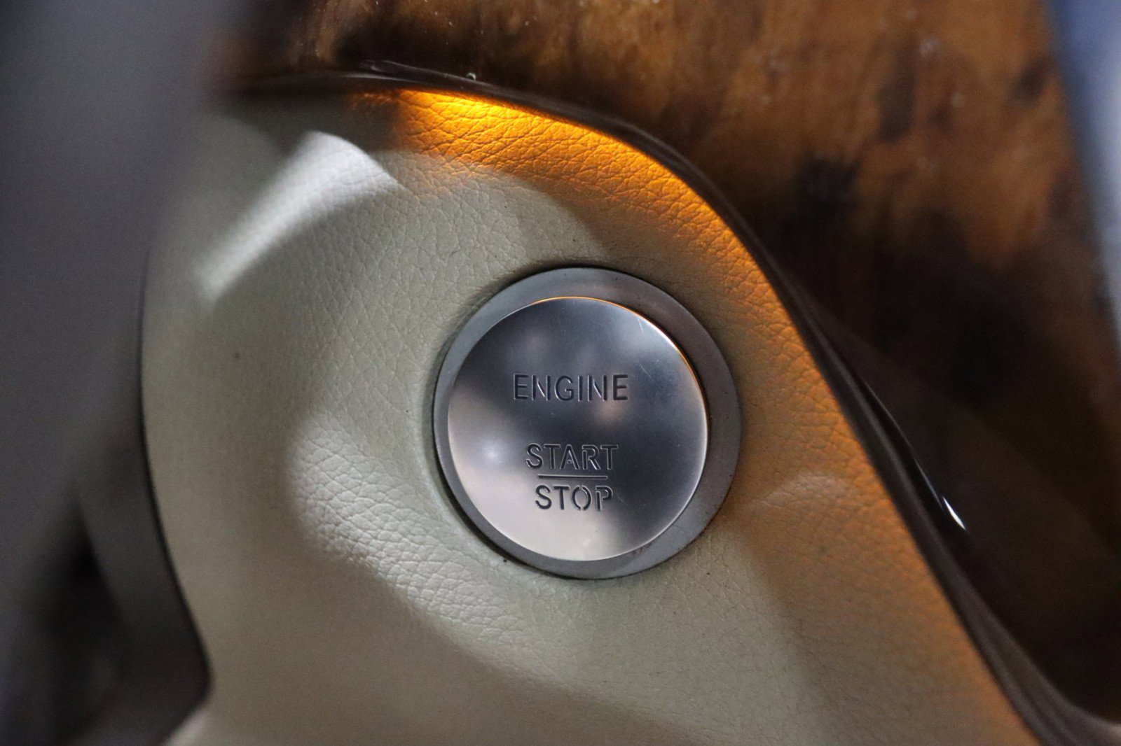 Used 2013 Mercedes-Benz GL 550 4MATIC AMG Sport 4dr Suv image 70