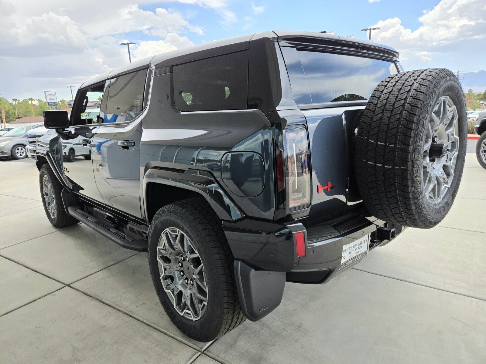 New 2025 GMC Hummer EV 2X w/ LPO, Sport Package image 3