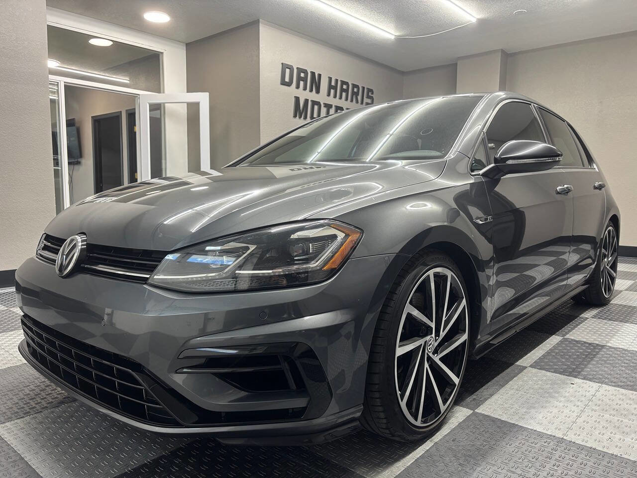 Used 2018 Volkswagen Golf 4-Door AWD/4WD image 4