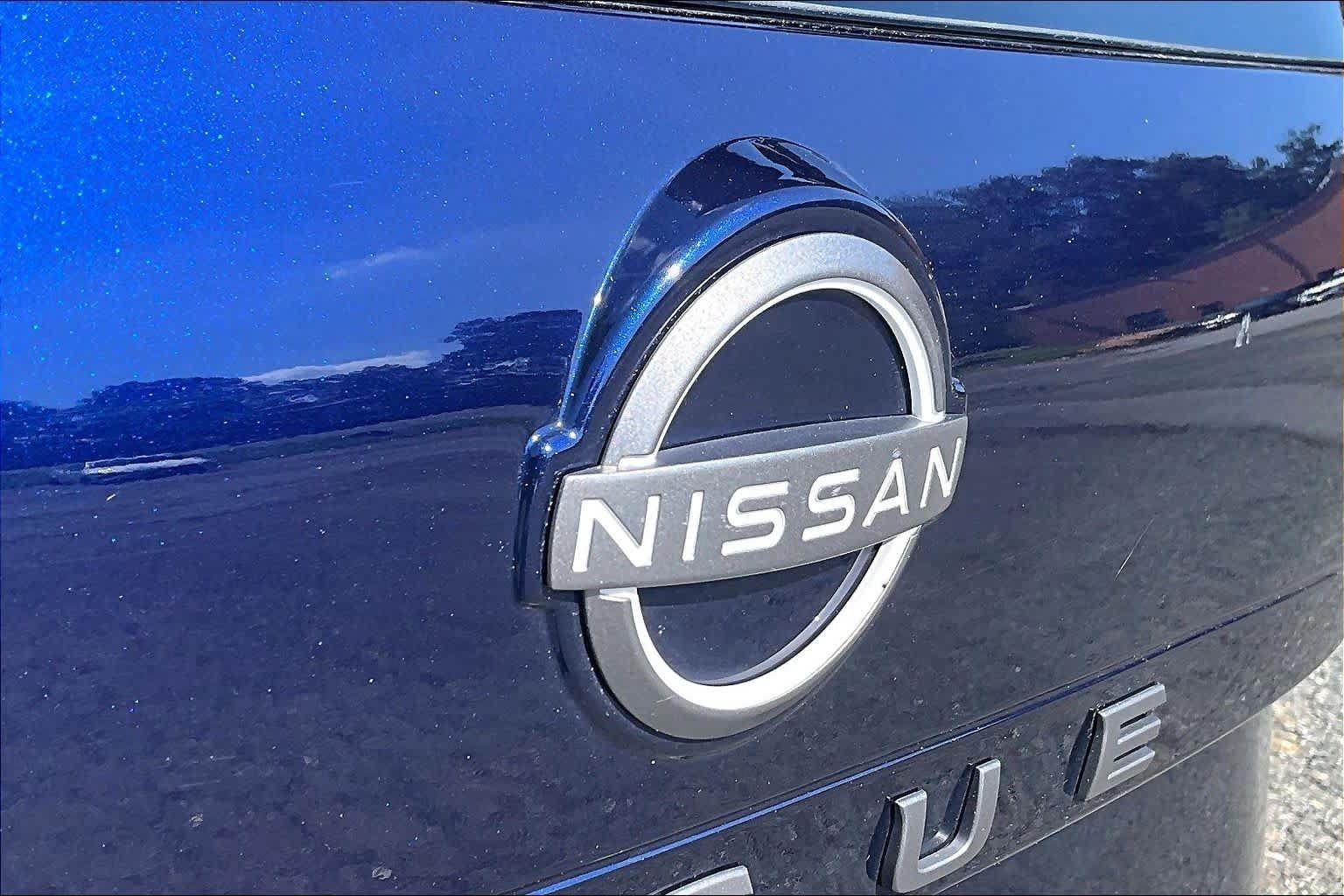 Used 2026 Nissan Rogue SL AWD/4WD image 31