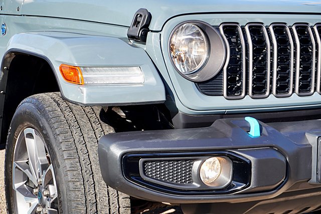 Used 2024 Jeep Wrangler Unlimited AWD/4WD image 12